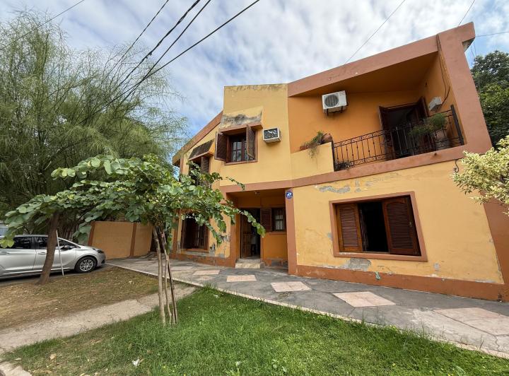 Casa · 487m² · 5 Ambientes · 1 Cochera