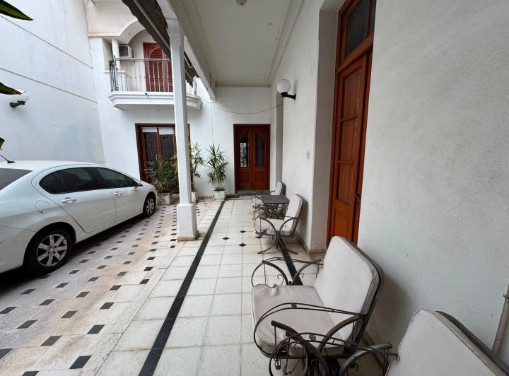 Casa · 294m² · 8 Ambientes · 2 Cocheras