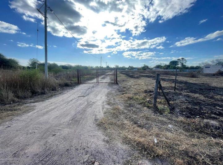 Terreno · 734m²
