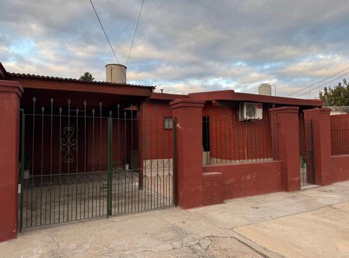 Casa · 50m² · 4 Ambientes · 1 Cochera