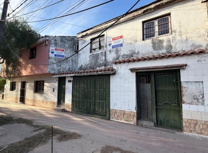 Casa · 220m² · 4 Ambientes · 2 Cocheras