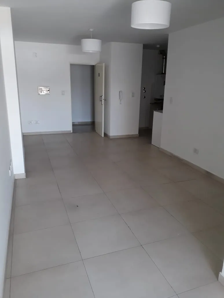 VENTA DEPARTAMENTO DE 1 DORMITORIO CON TERRAZA Y COCHERA-RIO CUARTO