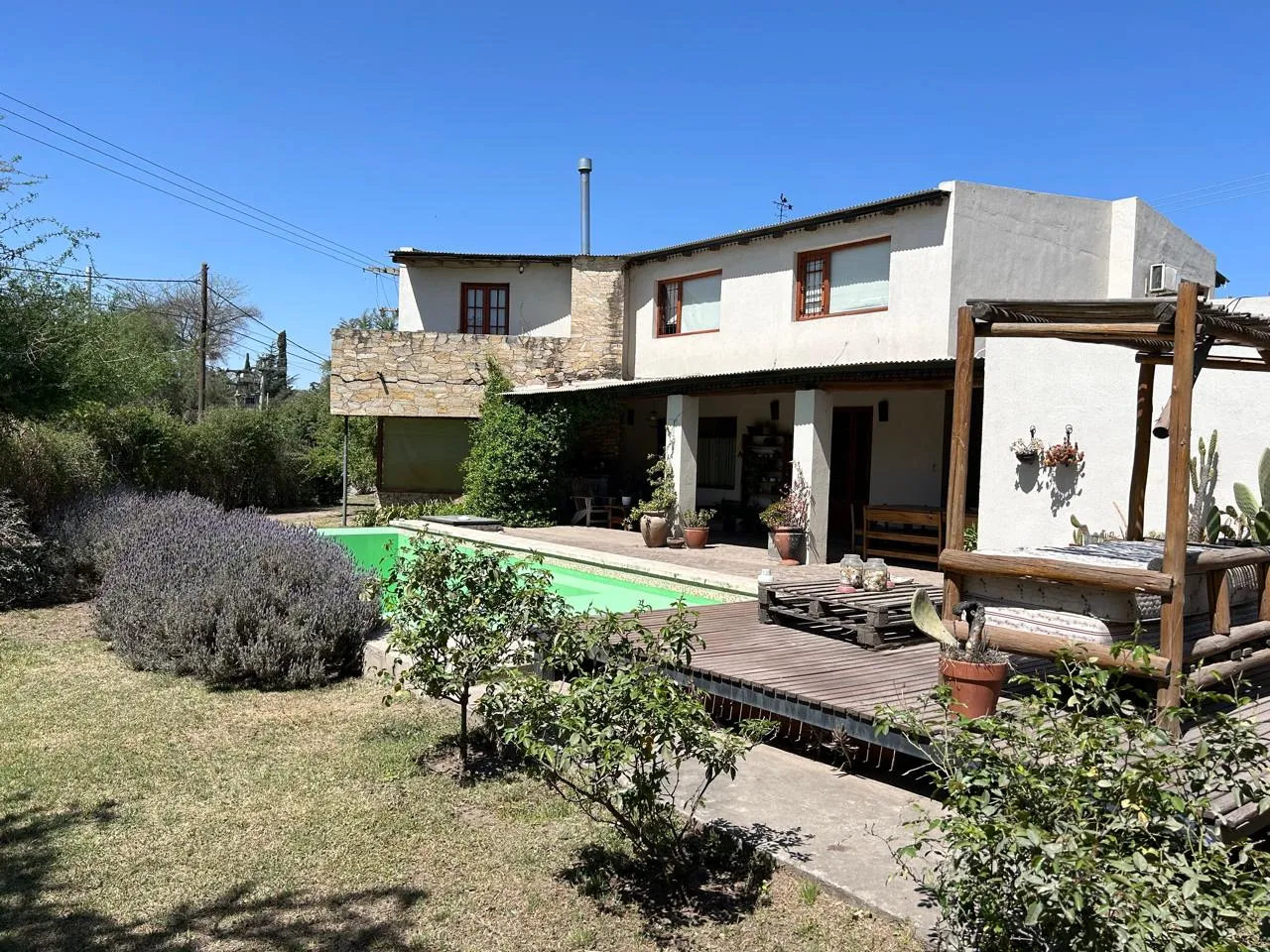 APTO CRÉDITO IMPORTANTE CASA 2 PLANTAS 4 DORMITORIOS VILLA ALLENDE GOLF