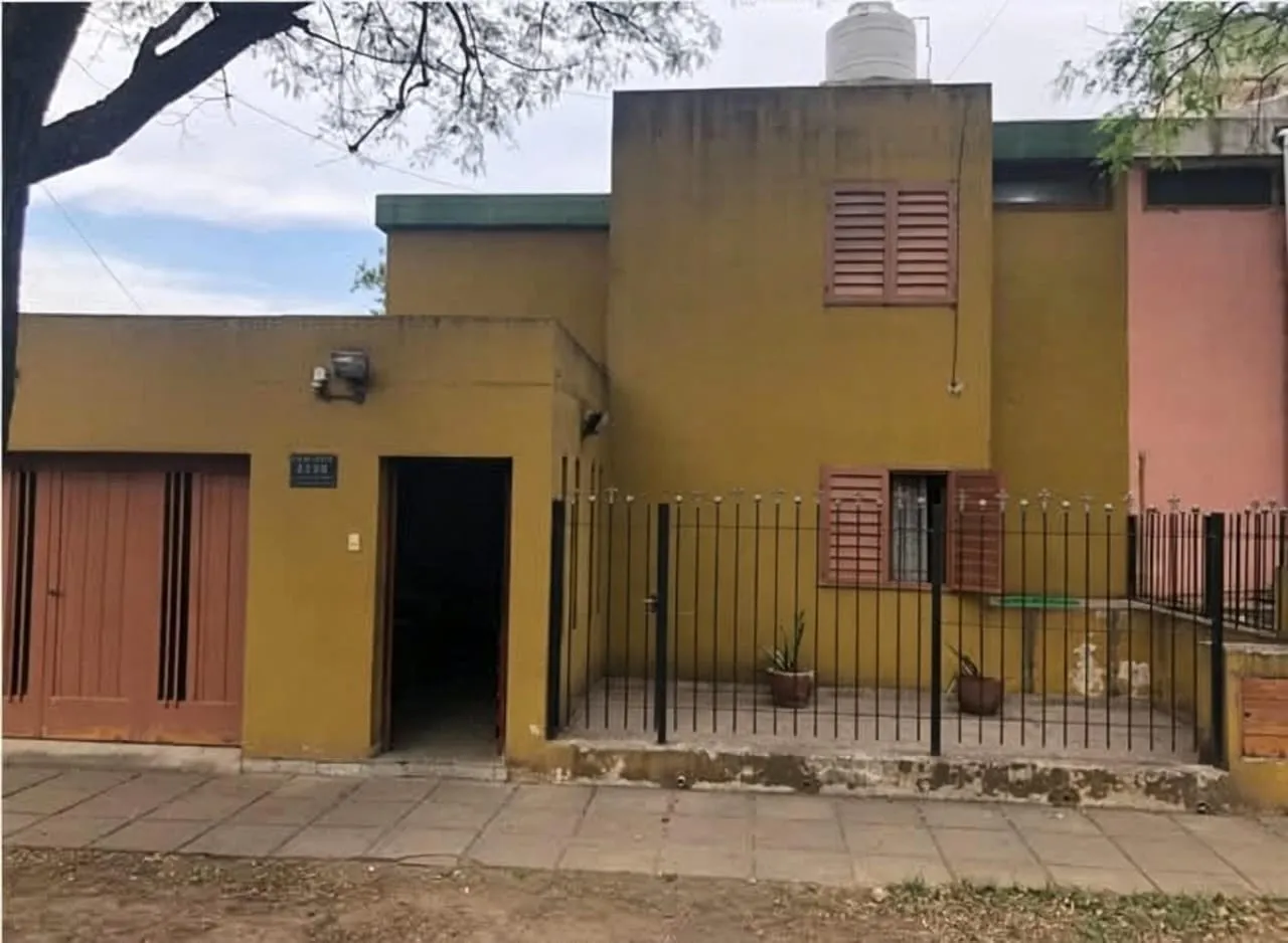 VENTA CASA 3 DORM 2 BAÑOS- B PANAMERICANO