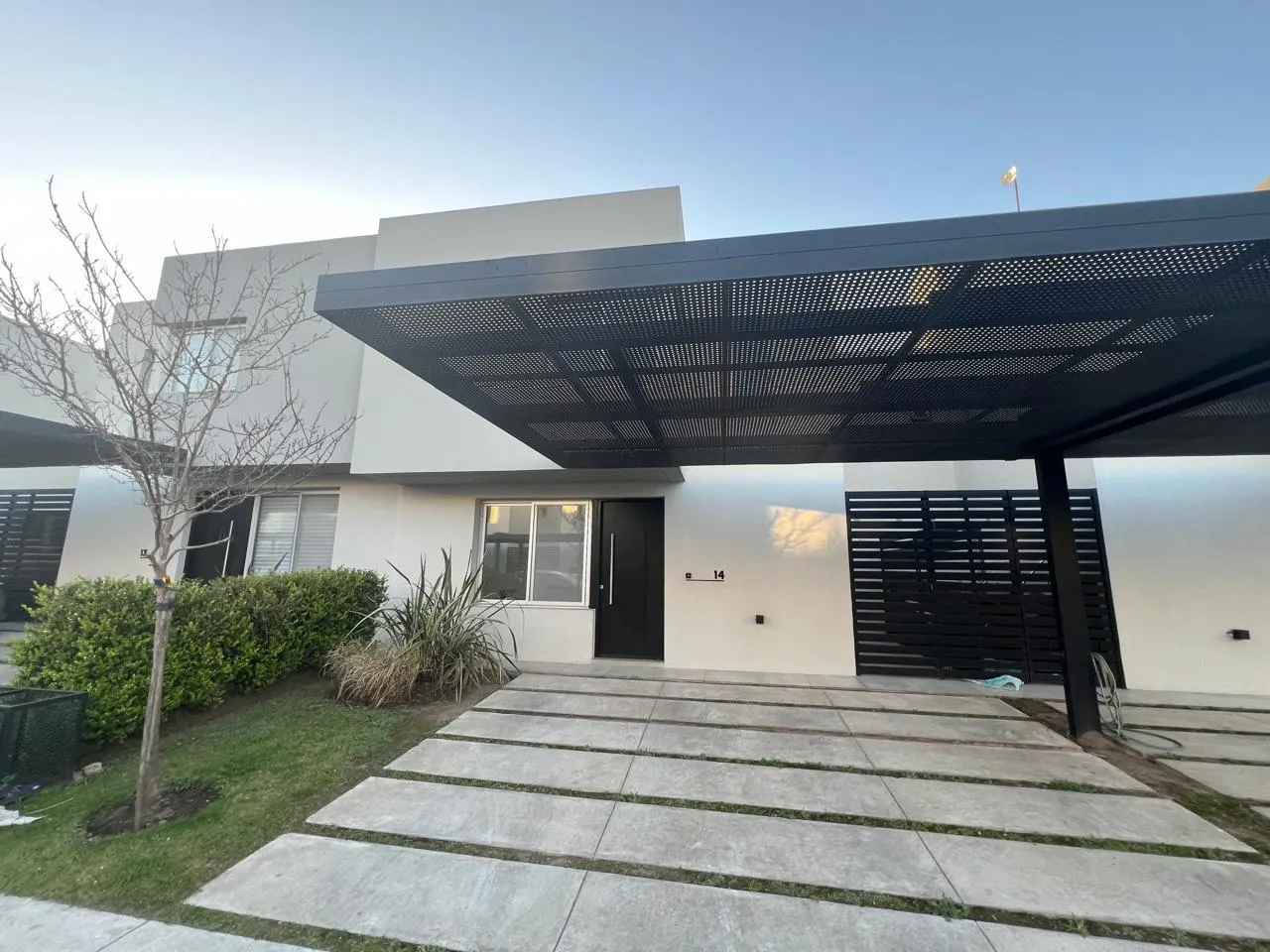 ALQUILER  CASA 3 DORMITORIOS EN BARRIO PRIVADO ROSSEN