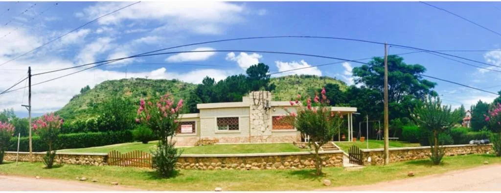 SE VENDE HERMOSA CASA EN VILLA DEL DIQUE - CORDOBA (CA170)
