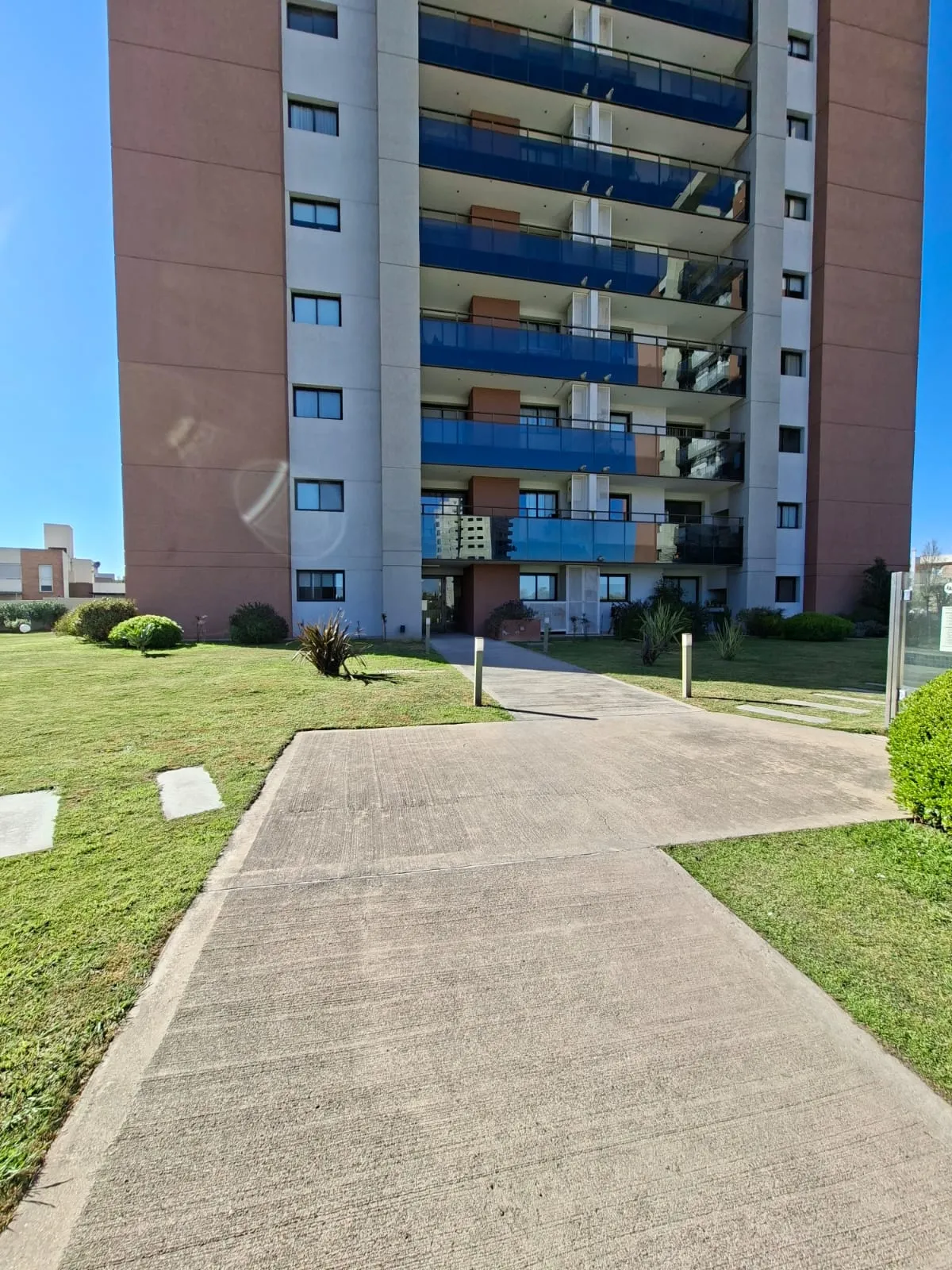 PILARES DE MANANTIASLE SE ALQUILA DPTO.1 DORM. BALCON C/ ASADOR