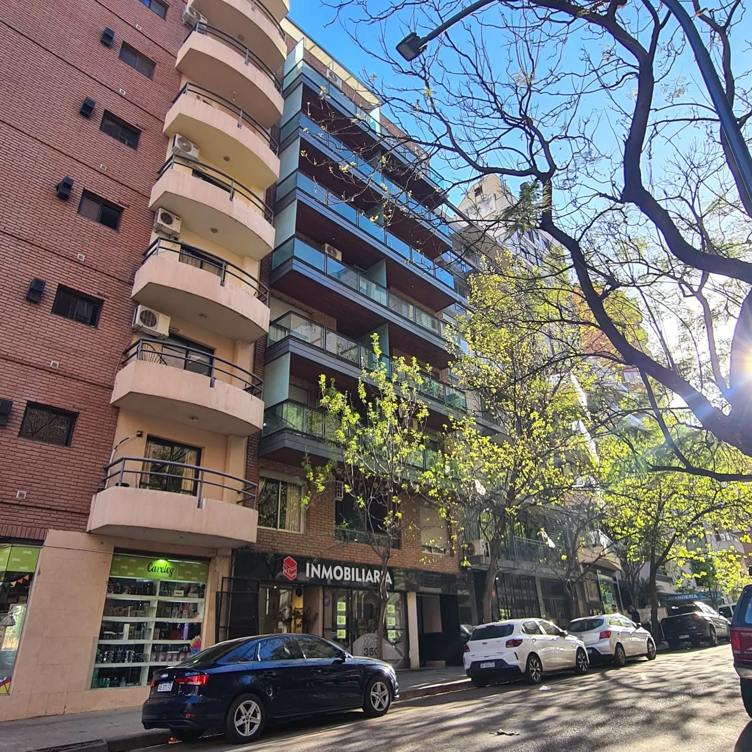 VENTA Semipiso de 2 Dorm. Balcón al Frente en Nueva Córdoba c/ Baulera, Asador y Pileta | Escritura.