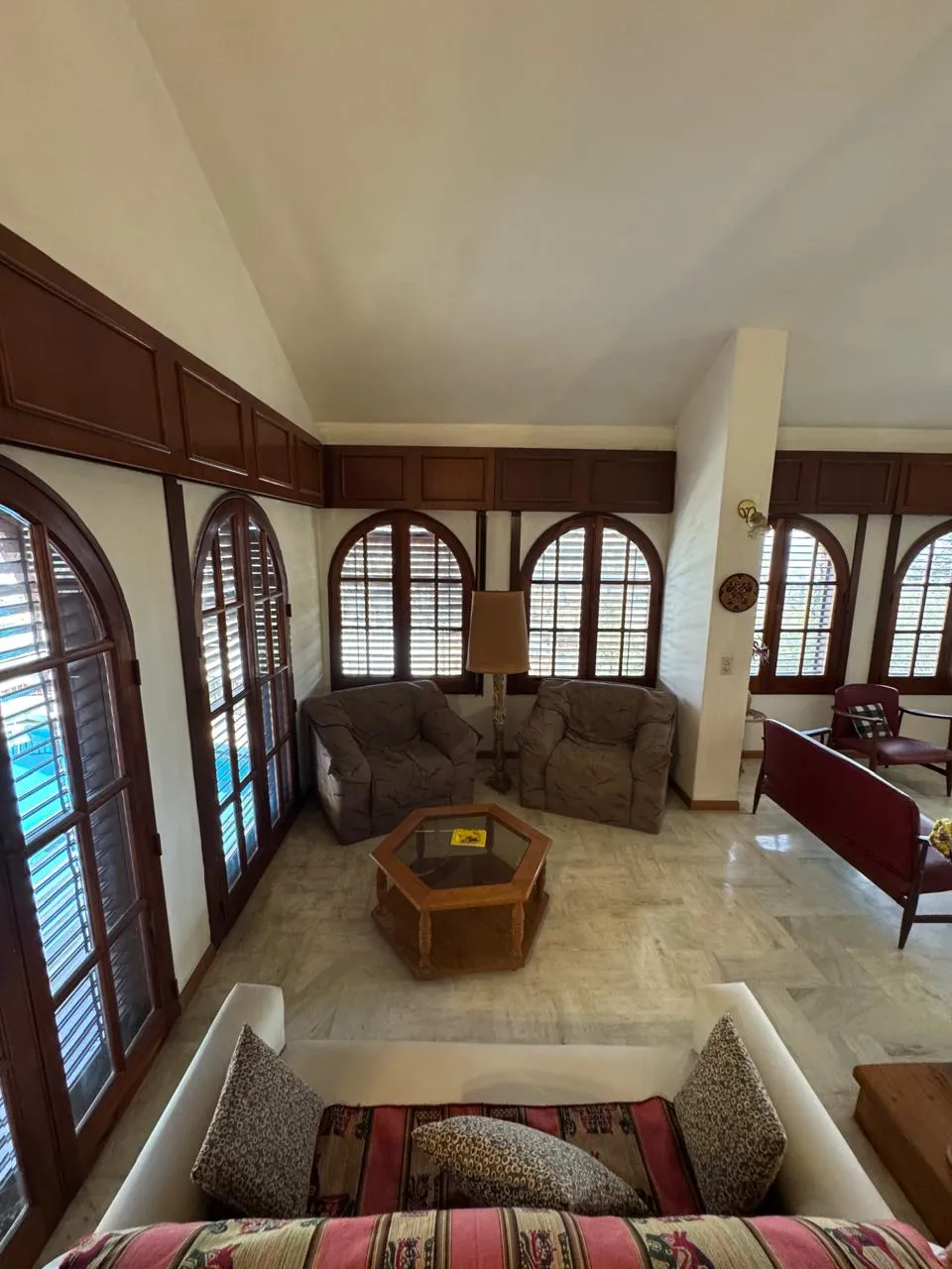 GRAN CASA EN VENTA EN VILLA CARLOS PAZ AL PIE DEL CERRO