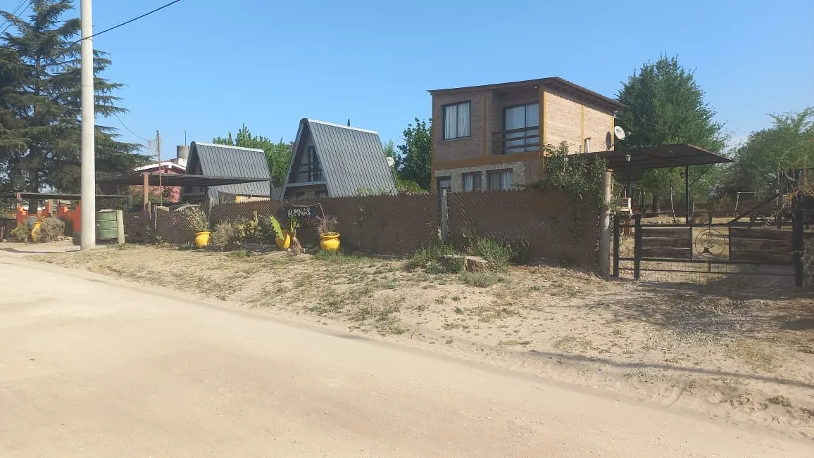 Casa mas 3 alpinas y 2 departamentos a la venta en Bialet Masse.