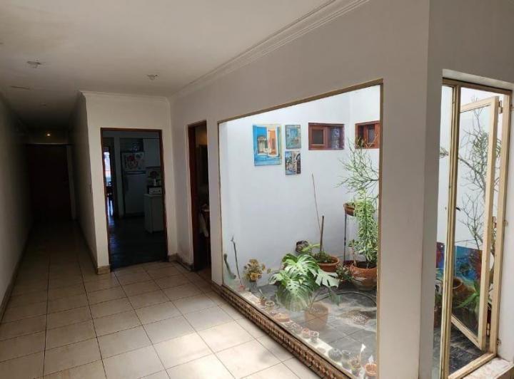 Casa · 200m² · 5 Ambientes