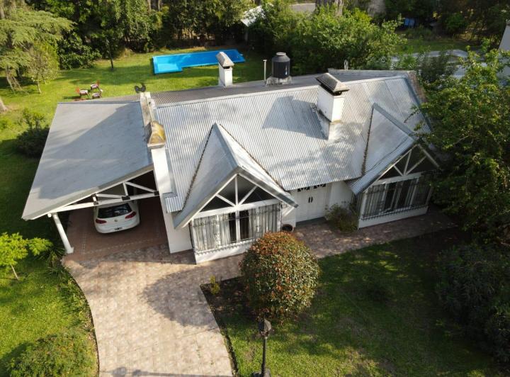 Casa · 160m² · 5 Ambientes · 2 Cocheras
