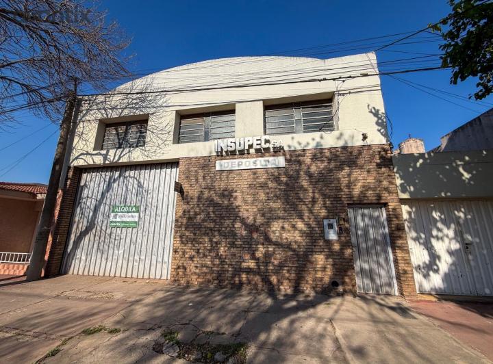 Bodega-Galpón · 450m² · 3 Ambientes