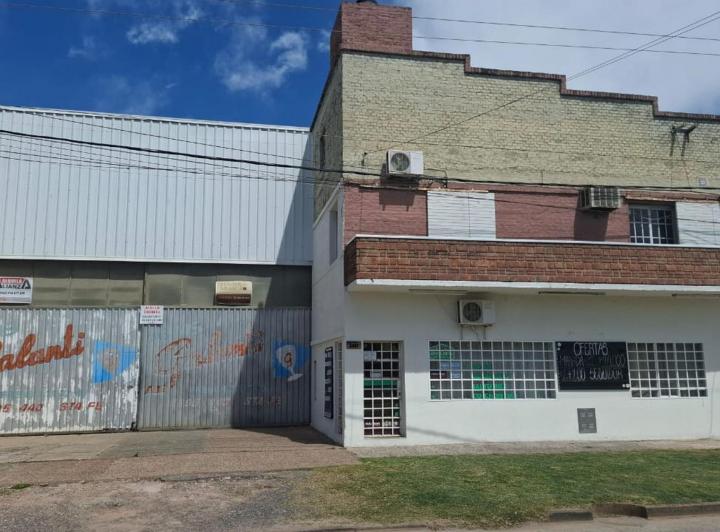 Bodega-Galpón · 750m² · 3 Ambientes