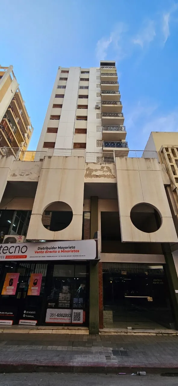 Departamento en Venta en calle Urquiza, esquina Colón