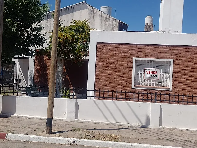 VENTA – Bº San Rafael - Casa 3 dor – Coch - Patio - Asador