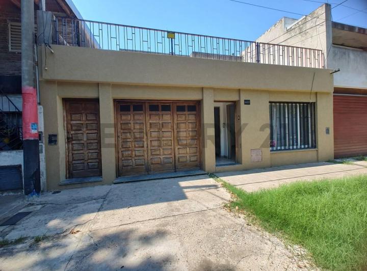 Casa · 200m² · 4 Ambientes · 1 Cochera