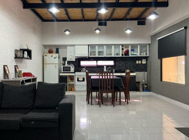 Casa · 140m² · 1 Ambiente · 2 Cocheras