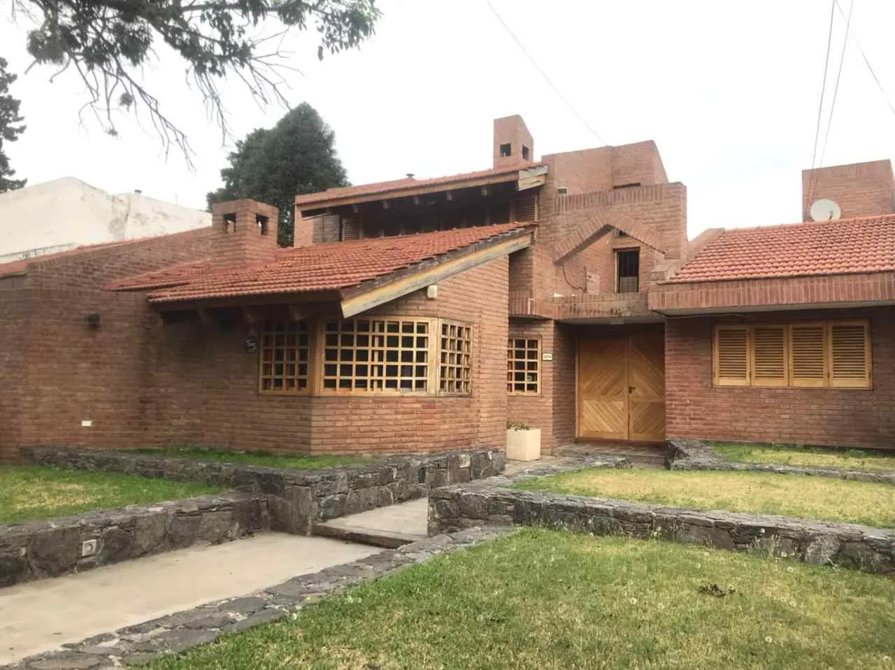 Casa Cerro de las Rosas, excelente ubicación