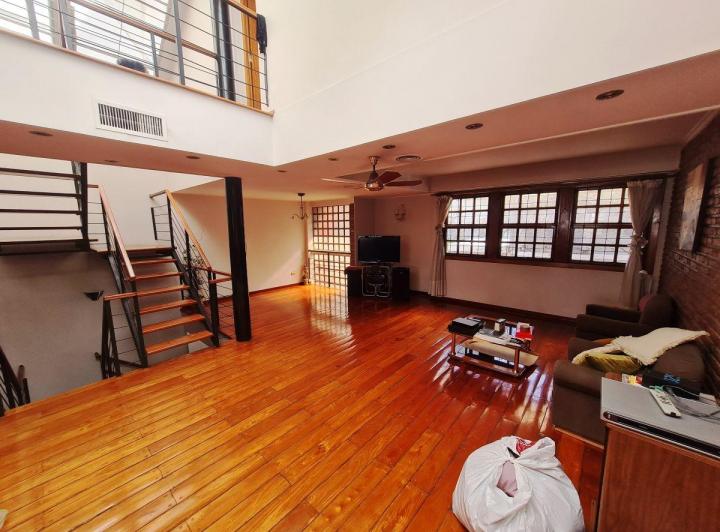 Casa · 333m² · 14 Ambientes · 1 Cochera