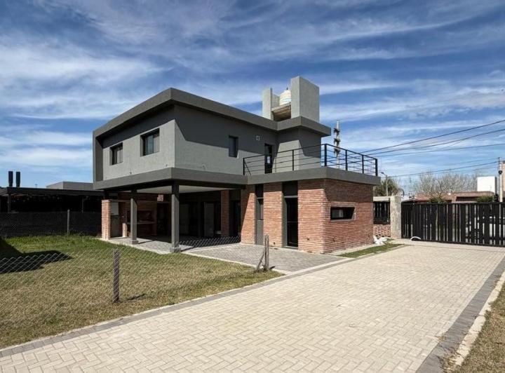 Casa · 152m² · 5 Ambientes · 1 Cochera
