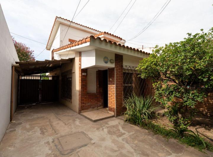 Casa · 170m² · 8 Ambientes · 1 Cochera