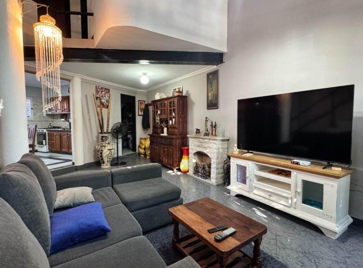 Casa · 155m² · 5 Ambientes · 1 Cochera