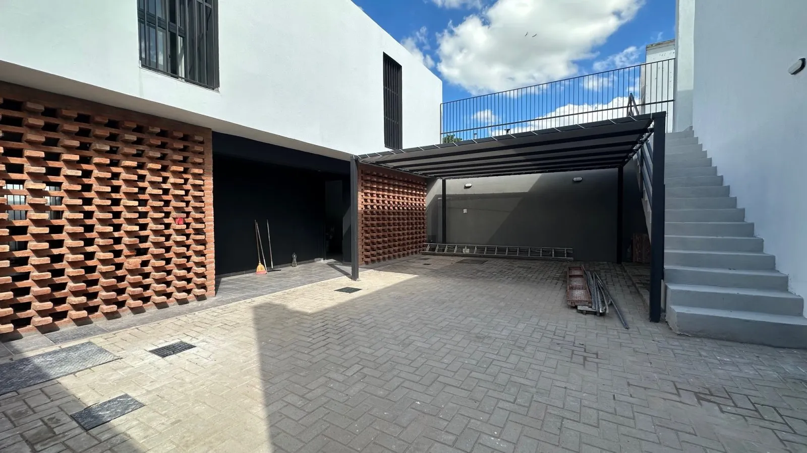 Vendo Duplex Barrio Jardín a Estrenar en Complejo Sobre Valparaíso