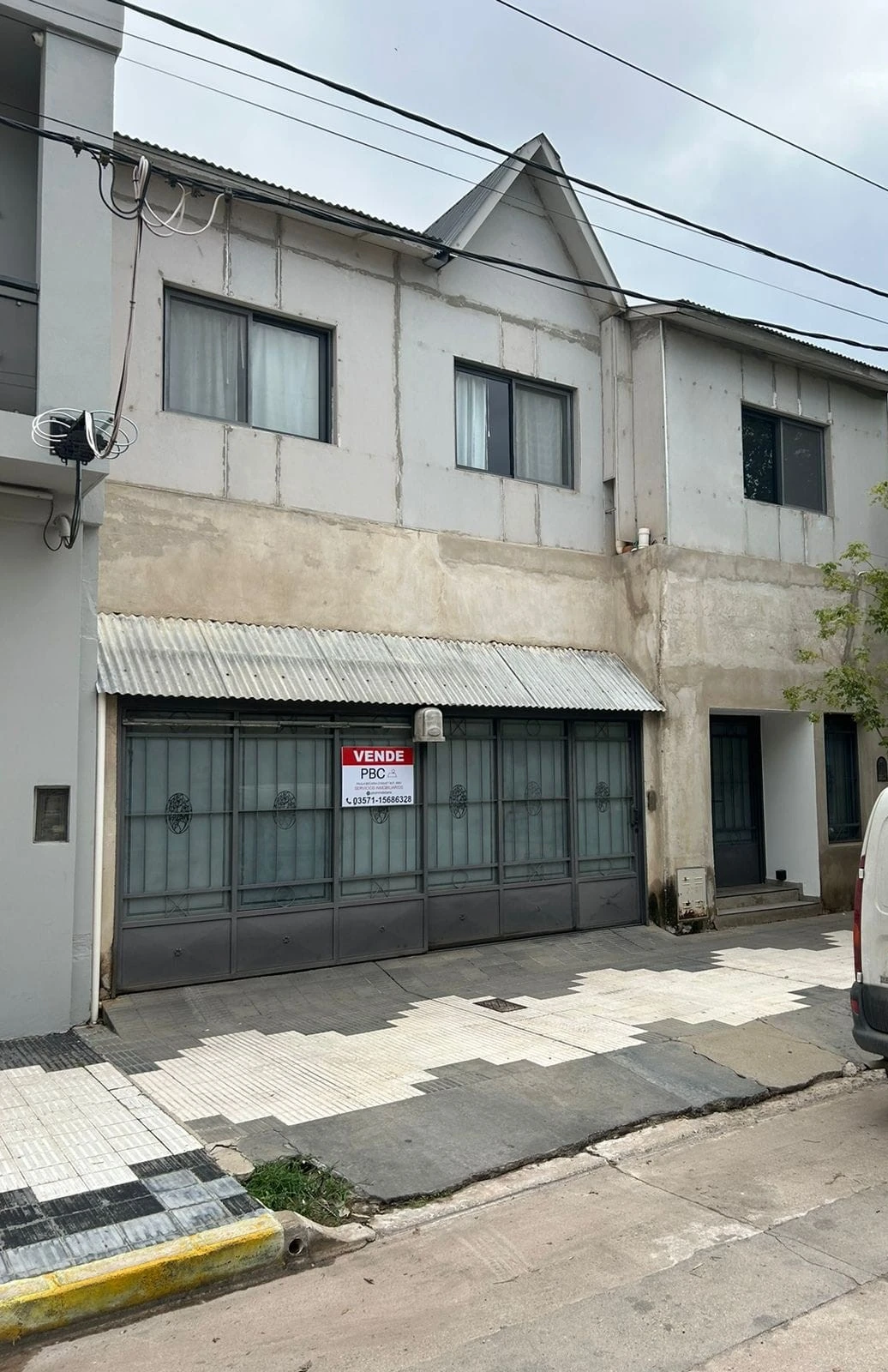 Casa en venta. 4 dormitorios y 3 baños.