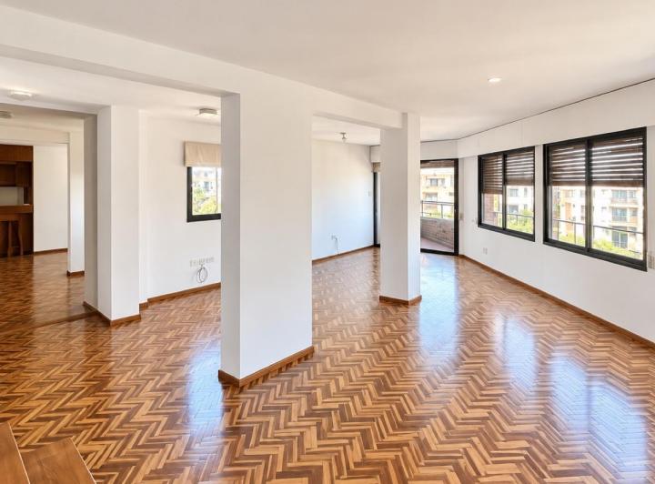 Departamento · 122m² · 7 Ambientes · 1 Cochera