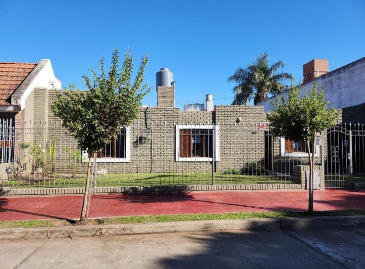 Casa · 170m² · 4 Ambientes · 3 Cocheras
