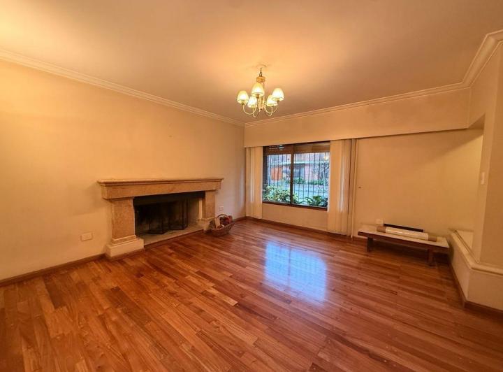 Casa · 300m² · 10 Ambientes · 2 Cocheras