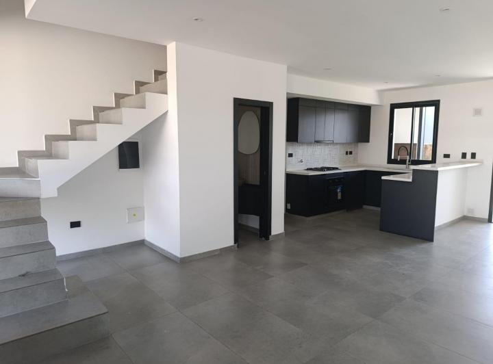 Casa · 212m² · 3 Dormitorios