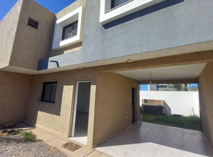 Casa · 120m² · 4 Ambientes · 1 Cochera