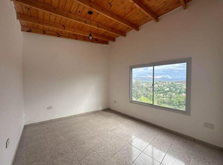 Casa · 180m² · 15 Ambientes · 1 Cochera