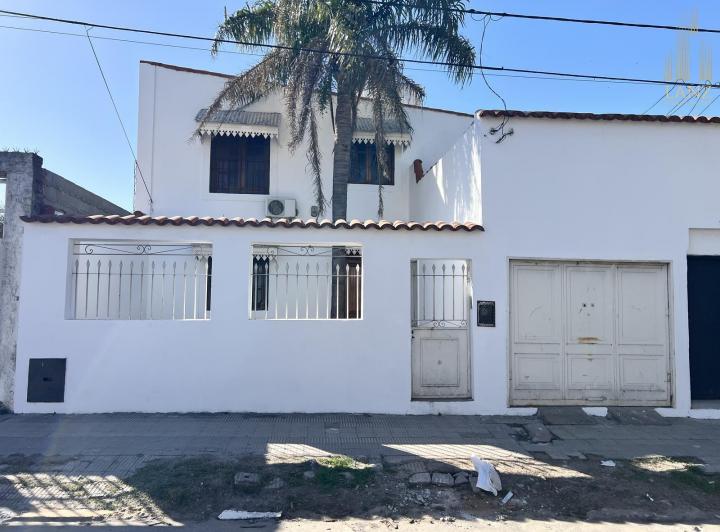 Casa · 160m² · 5 Ambientes · 1 Cochera