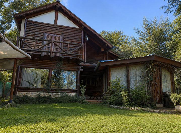 Casa · 190m² · 8 Ambientes · 2 Cocheras