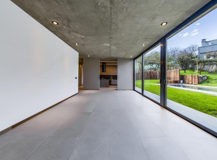 Casa · 333m² · 6 Ambientes · 4 Cocheras