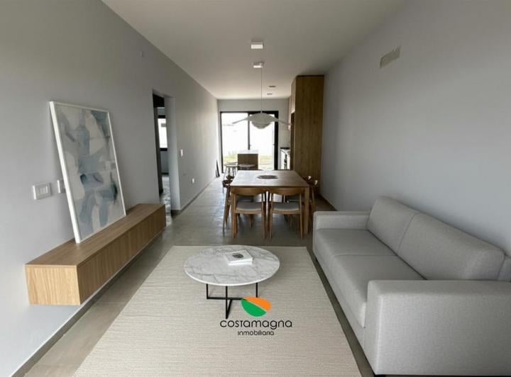 Casa · 107m² · 3 Ambientes · 2 Cocheras
