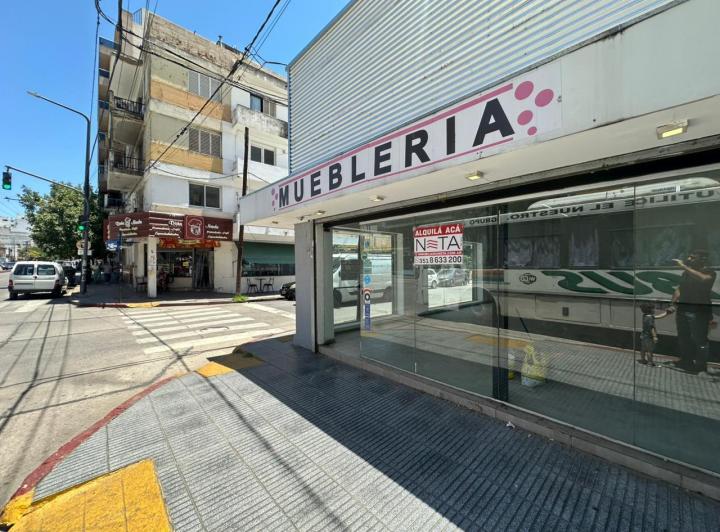 Local comercial · 100m² · 2 Ambientes