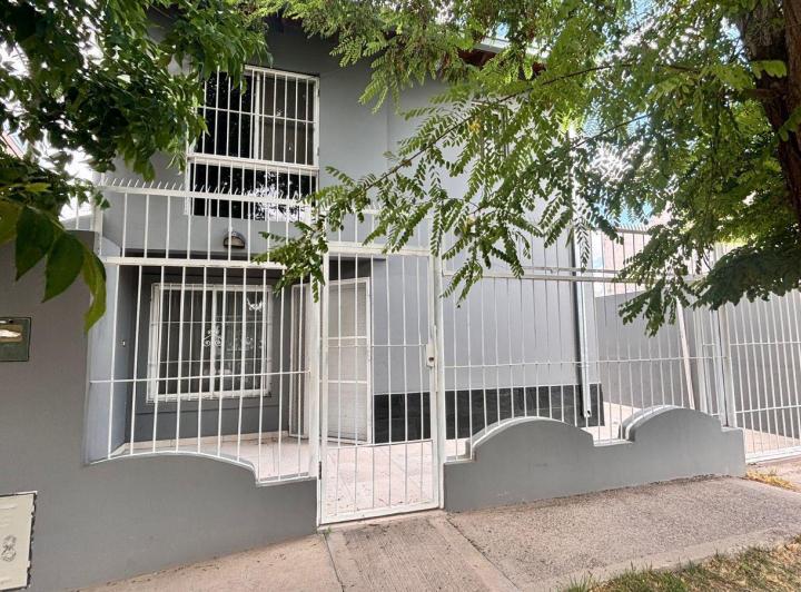 Casa · 69m² · 4 Ambientes · 1 Cochera