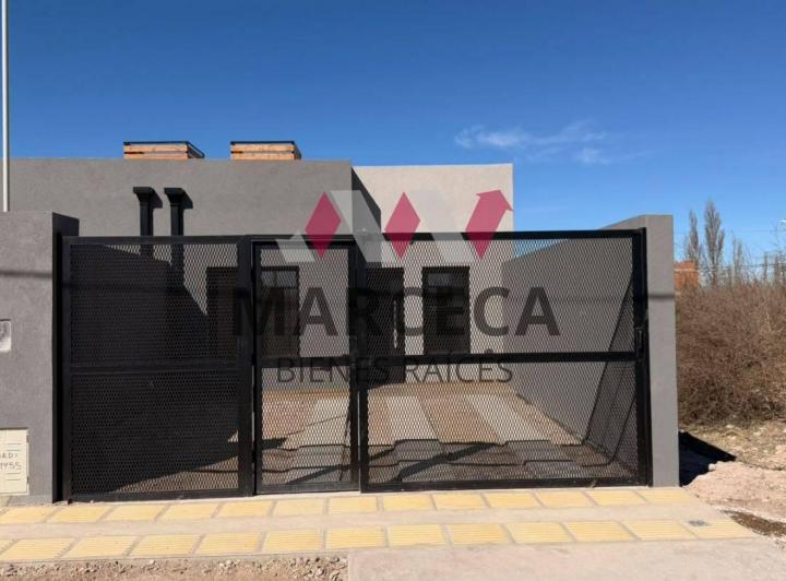 Casa · 80m² · 3 Ambientes · 1 Cochera