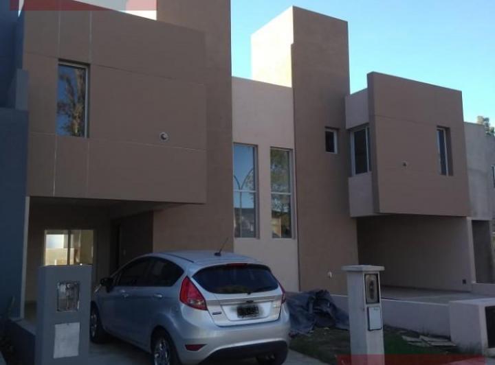 Casa · 150m² · 3 Dormitorios · 1 Cochera