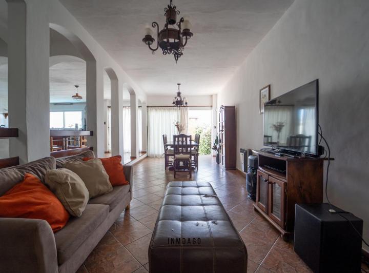 Casa · 315m² · 5 Ambientes · 3 Cocheras