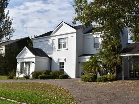 Casa en Venta en Abril Club De Campo, Countries y Barrios Cerrados en Berazategui