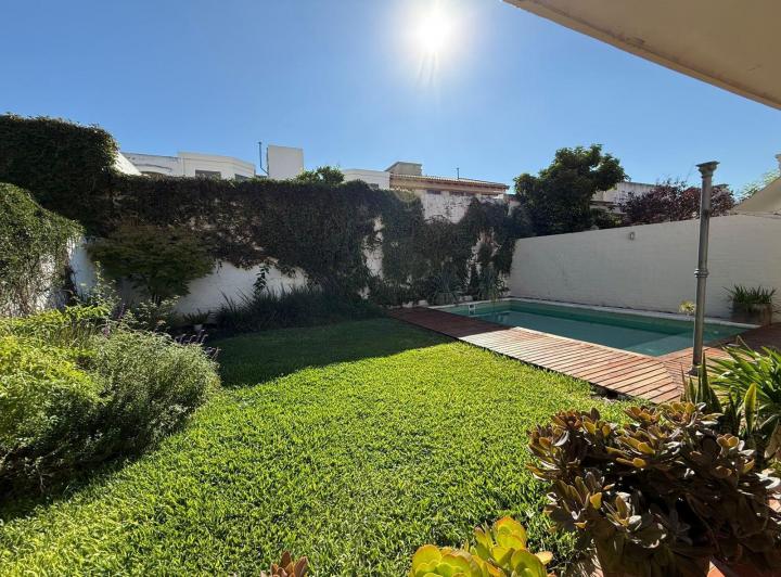 Casa · 190m² · 3 Ambientes · 1 Cochera