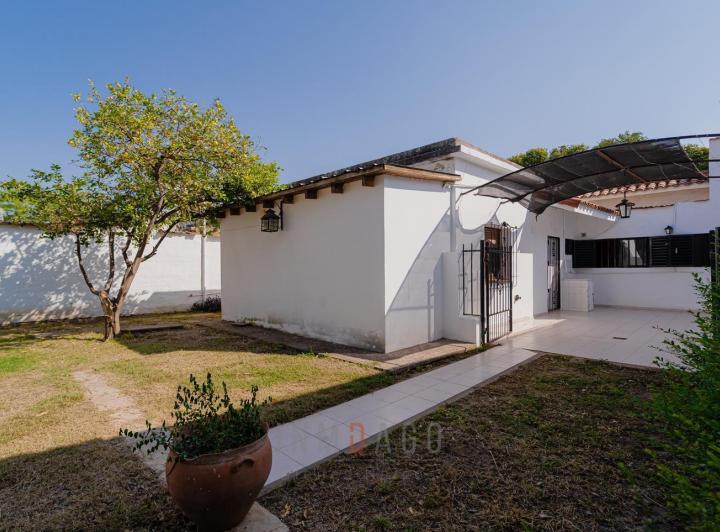 Casa · 150m² · 6 Ambientes · 2 Cocheras