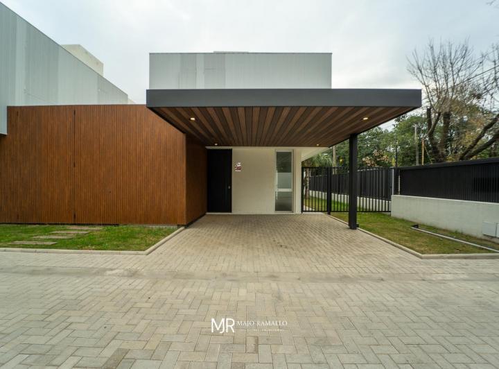 Casa · 180m² · 6 Ambientes · 2 Cocheras