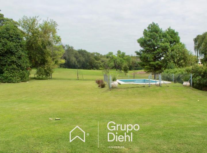 Casa · 261m² · 6 Ambientes · 6 Cocheras