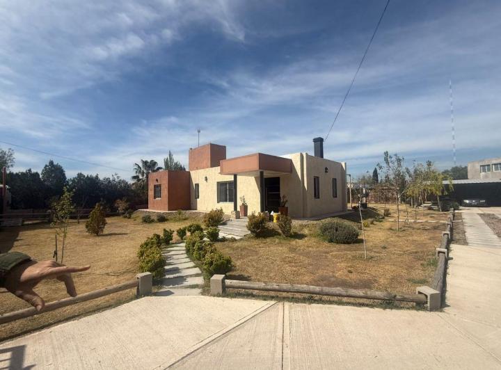 Casa · 115m² · 4 Ambientes · 2 Cocheras